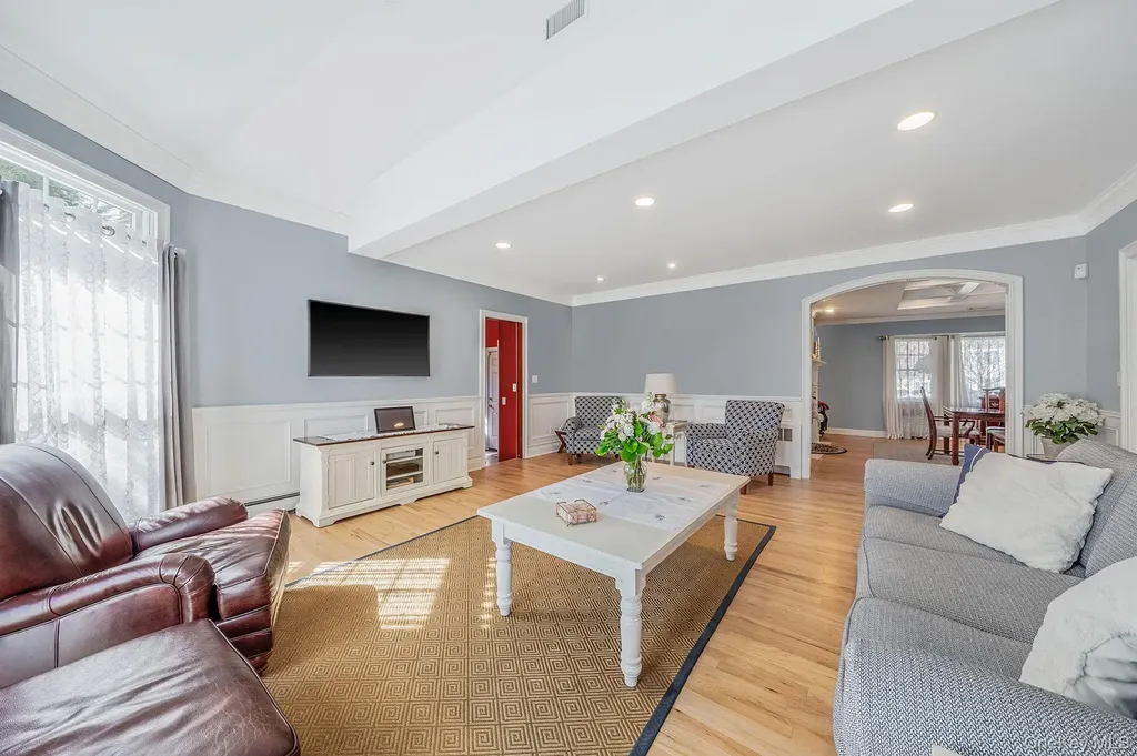 15 Maple Road Setauket NY 11733