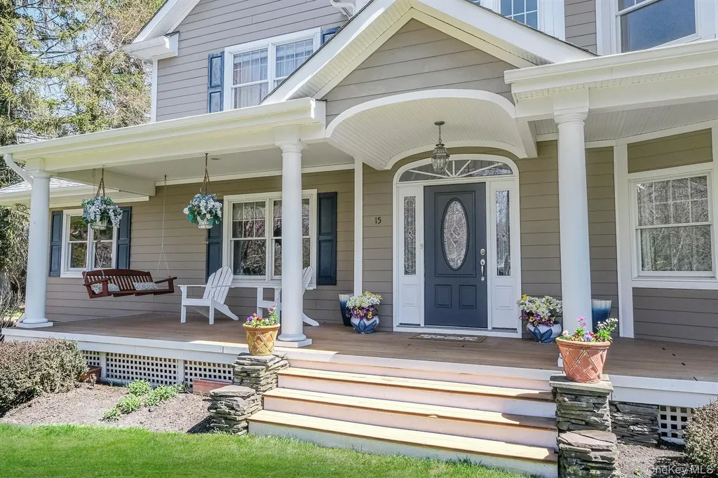 15 Maple Road Setauket NY 11733