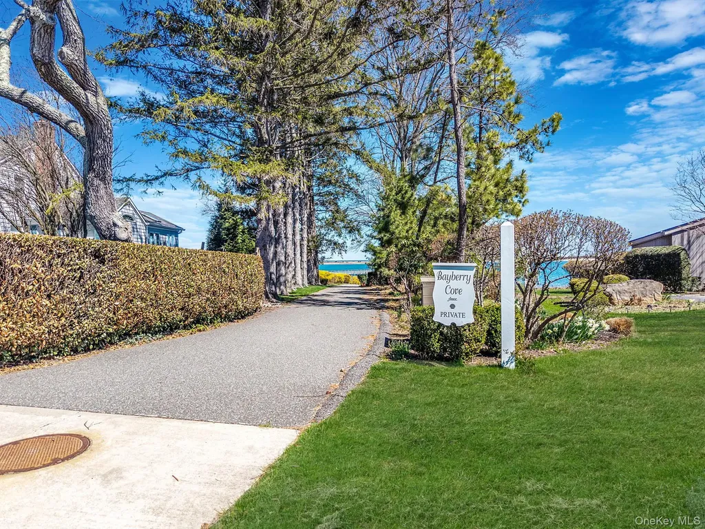 15 Maple Road Setauket NY 11733