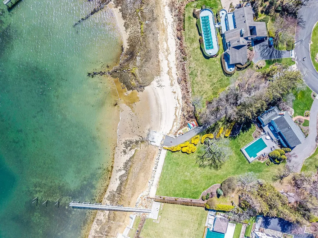 15 Maple Road Setauket NY 11733