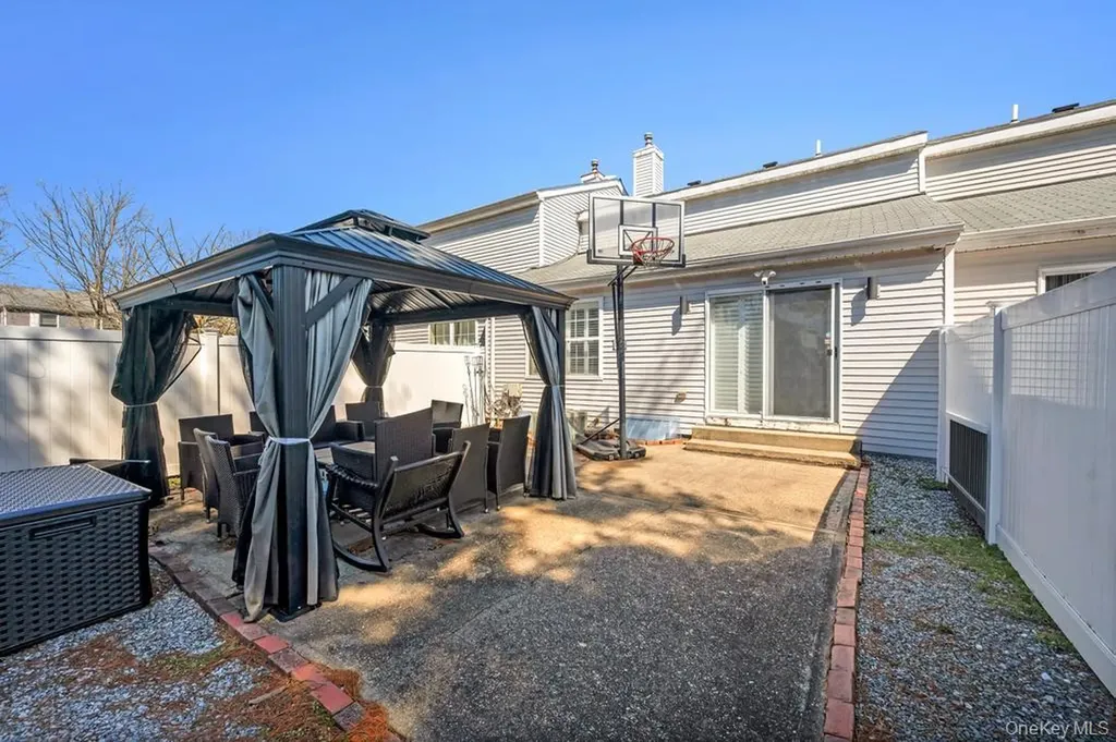 4 Beech Street Central Islip NY 11722
