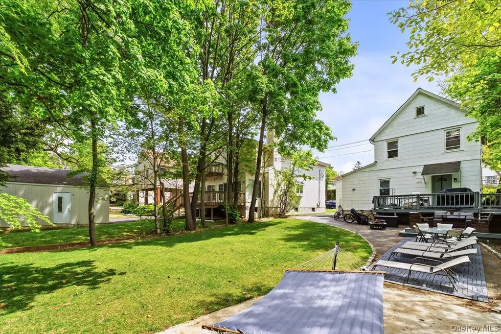 59 Hicks Lane Great Neck NY 11024
