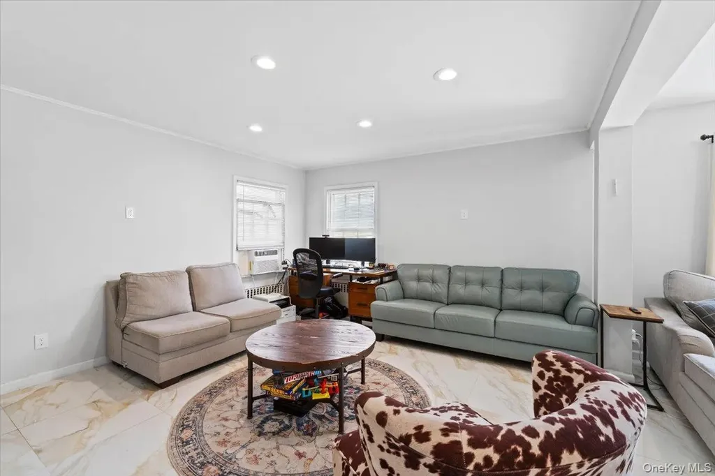 59 Hicks Lane Great Neck NY 11024