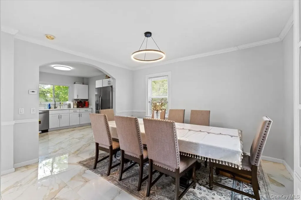 59 Hicks Lane Great Neck NY 11024