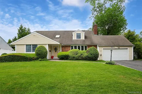 30 Todd Drive E Glen Head NY 11545