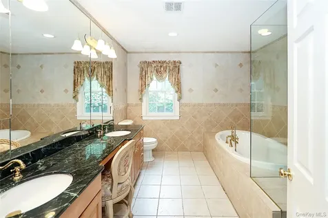 30 Todd Drive E Glen Head NY 11545