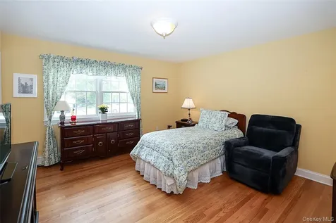 30 Todd Drive E Glen Head NY 11545