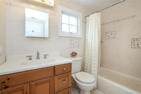 30 Todd Drive E Glen Head NY 11545