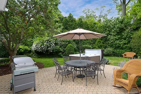 30 Todd Drive E Glen Head NY 11545