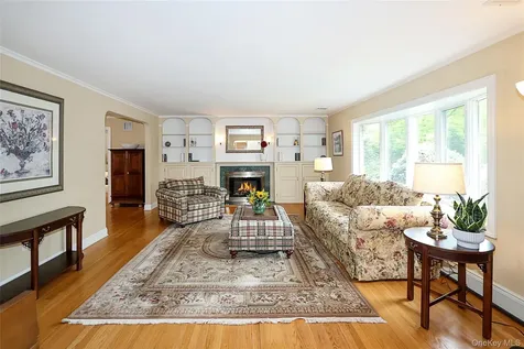 30 Todd Drive E Glen Head NY 11545