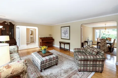 30 Todd Drive E Glen Head NY 11545