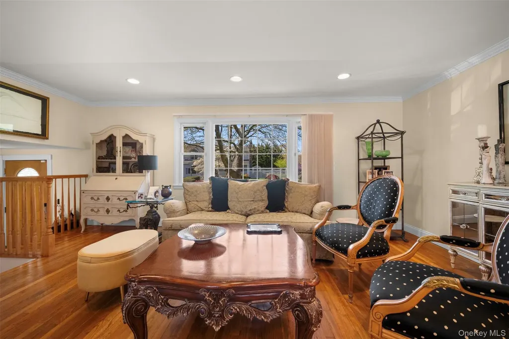 6 Linford Lane Melville NY 11747
