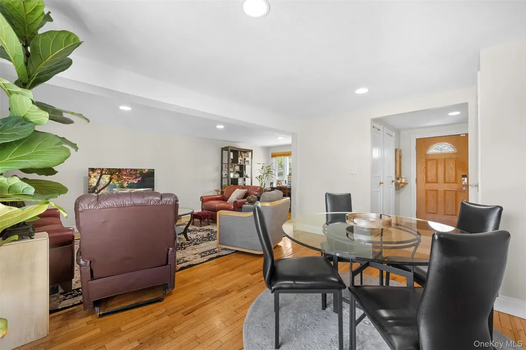 6 Linford Lane Melville NY 11747