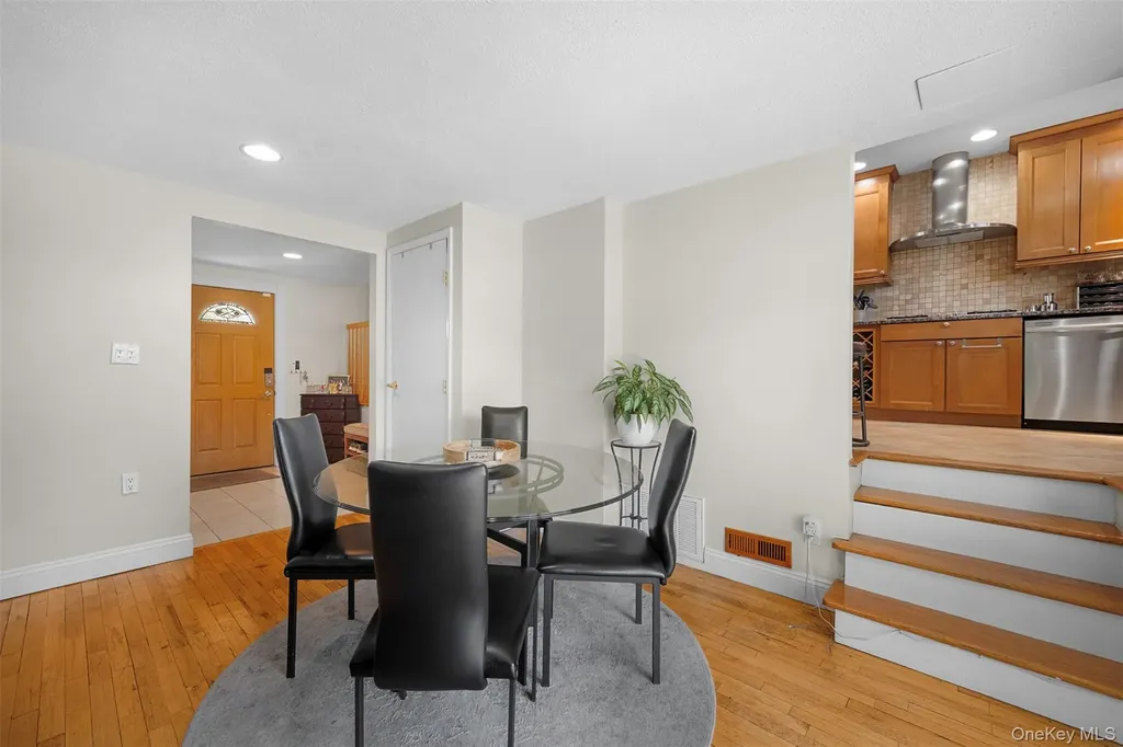6 Linford Lane Melville NY 11747