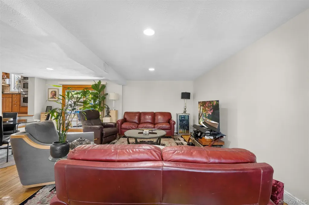 6 Linford Lane Melville NY 11747