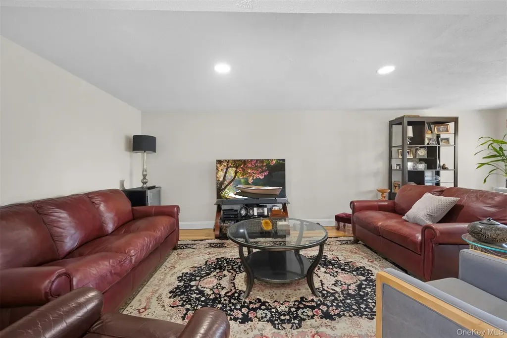 6 Linford Lane Melville NY 11747