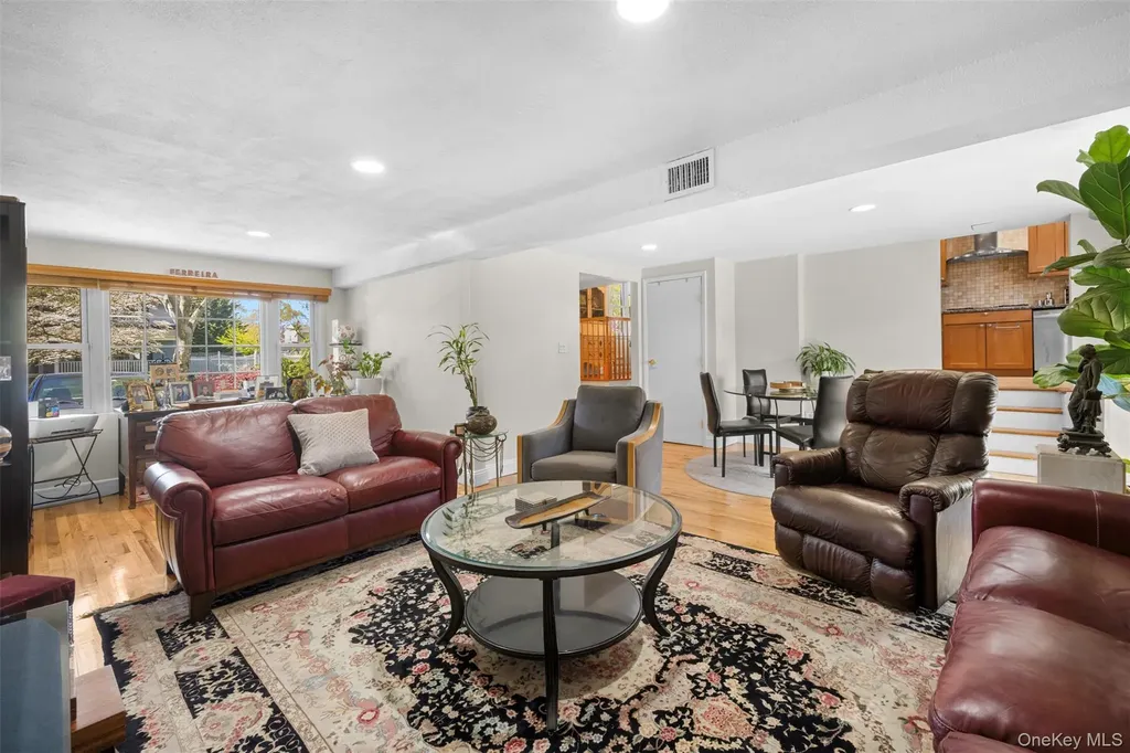 6 Linford Lane Melville NY 11747