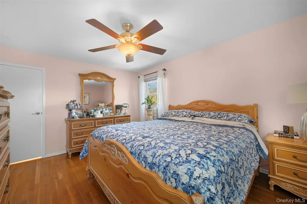 6 Linford Lane Melville NY 11747