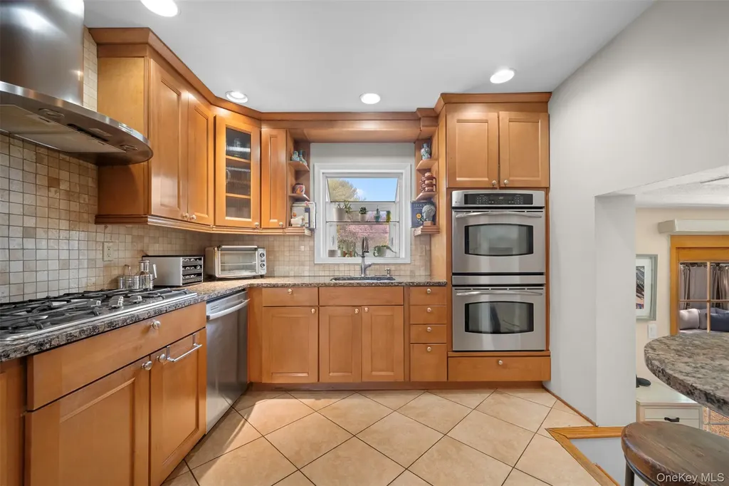 6 Linford Lane Melville NY 11747