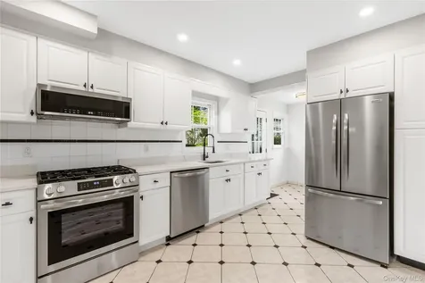 21 Keogh Lane New Rochelle NY 10805