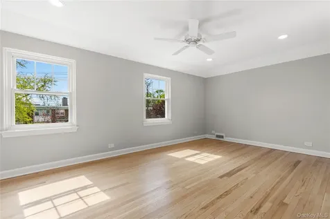 21 Keogh Lane New Rochelle NY 10805