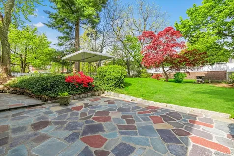 21 Keogh Lane New Rochelle NY 10805