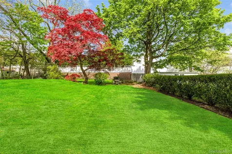 21 Keogh Lane New Rochelle NY 10805