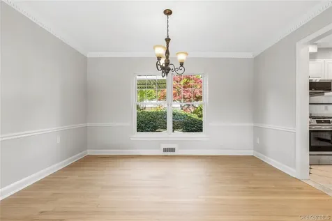 21 Keogh Lane New Rochelle NY 10805