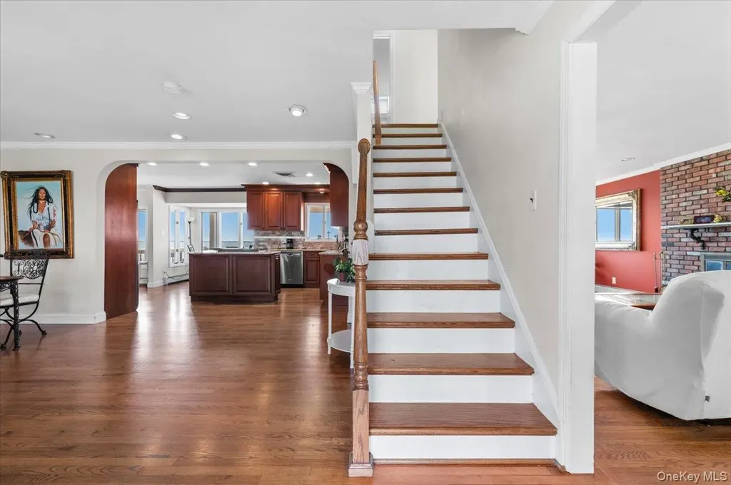 160 Sequams Lane W West Islip NY 11795
