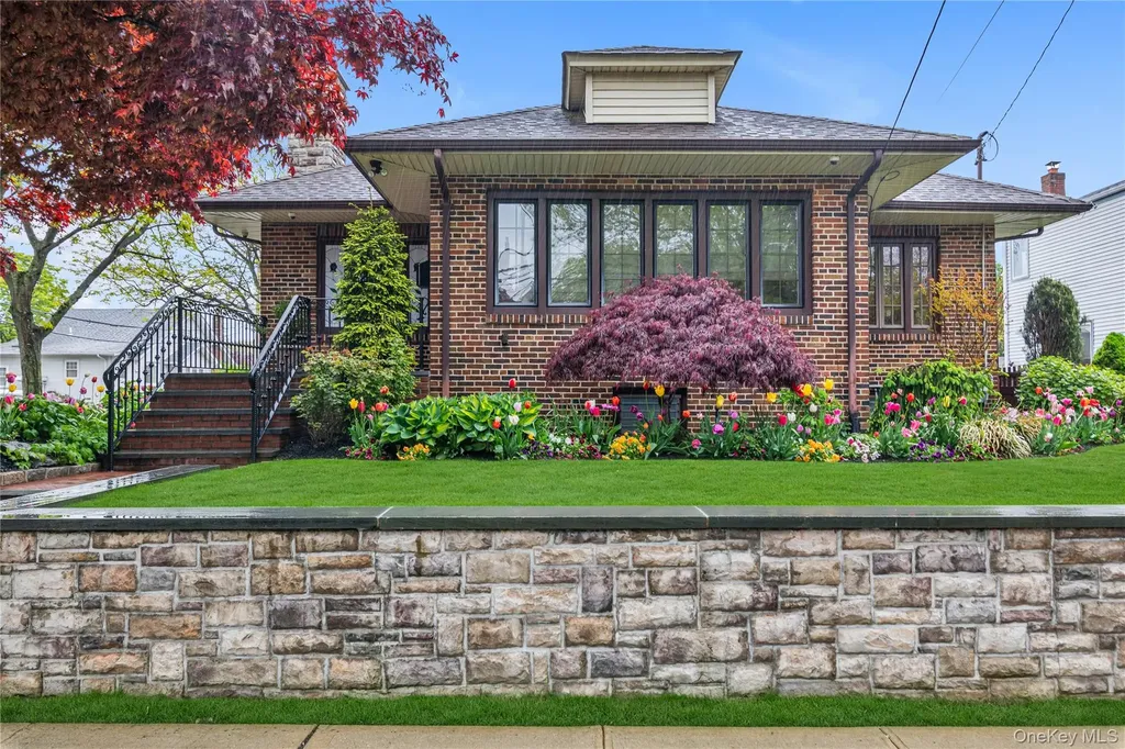 40 Harding Avenue Lynbrook NY 11563