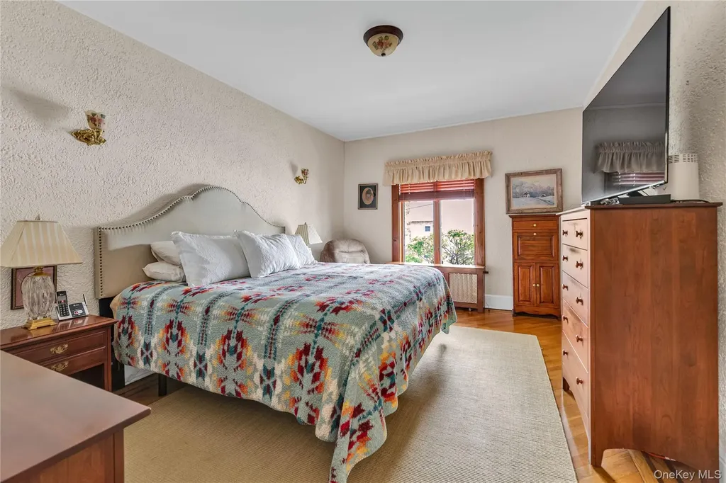40 Harding Avenue Lynbrook NY 11563