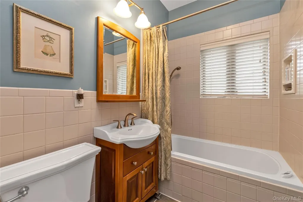 40 Harding Avenue Lynbrook NY 11563