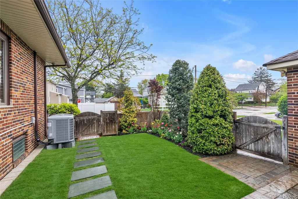 40 Harding Avenue Lynbrook NY 11563