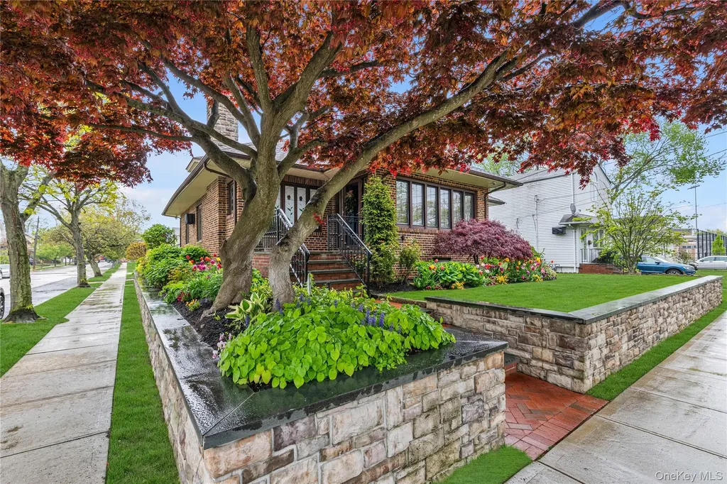 40 Harding Avenue Lynbrook NY 11563