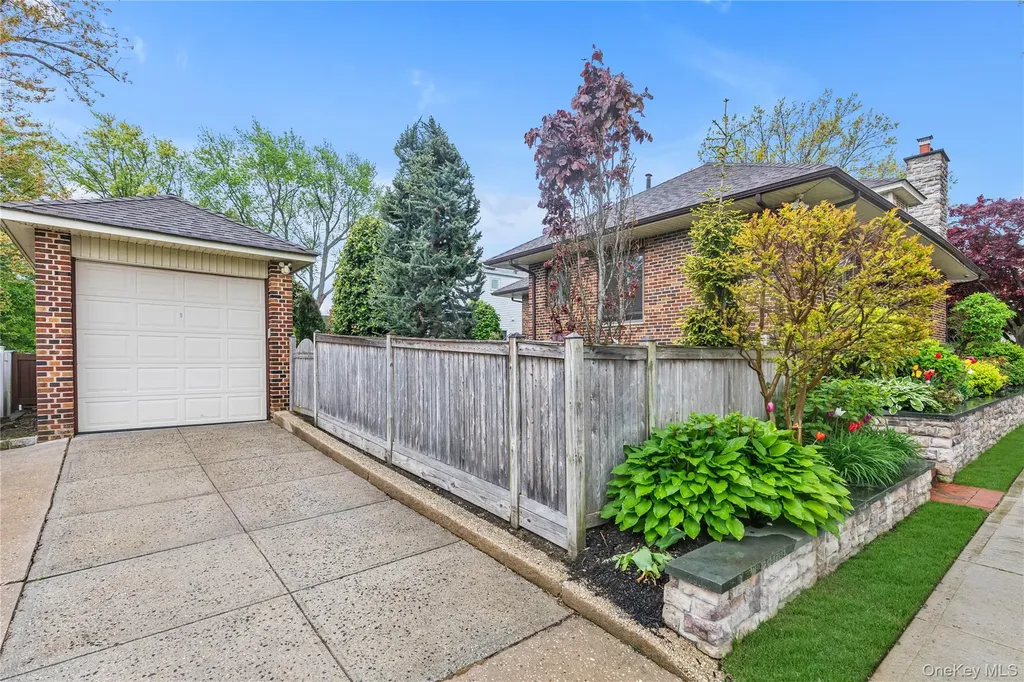 40 Harding Avenue Lynbrook NY 11563