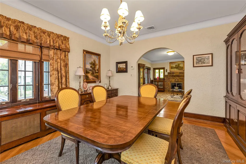 40 Harding Avenue Lynbrook NY 11563