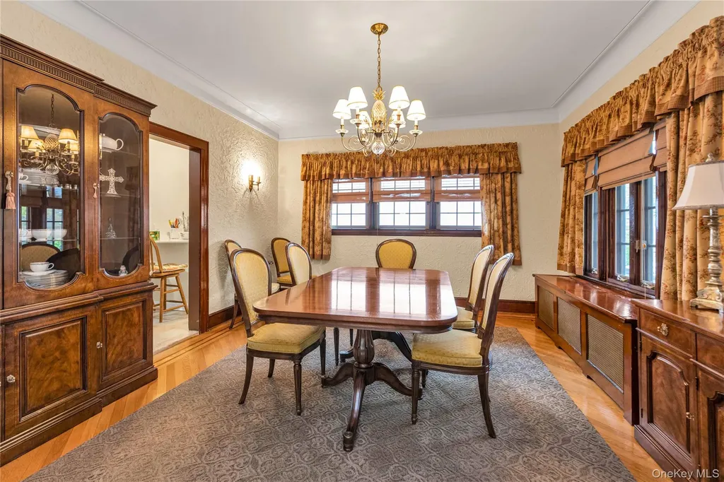 40 Harding Avenue Lynbrook NY 11563