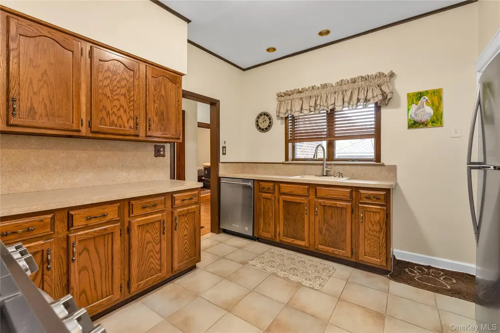 40 Harding Avenue Lynbrook NY 11563