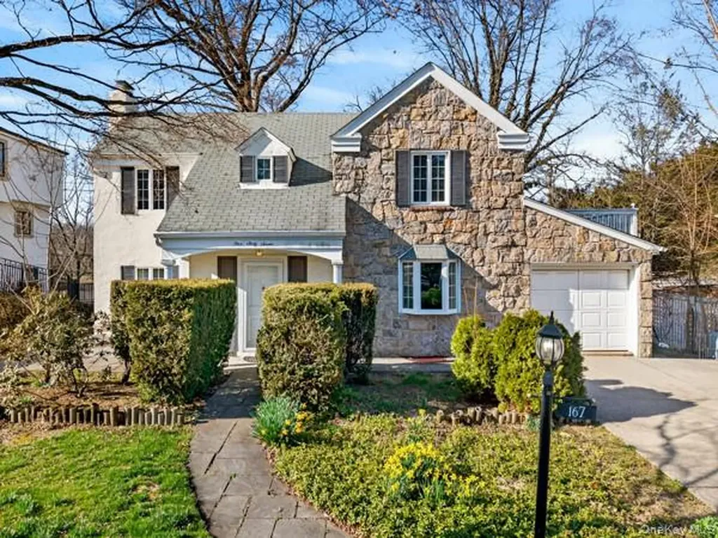 167 Old Mill Road Manhasset NY 11030
