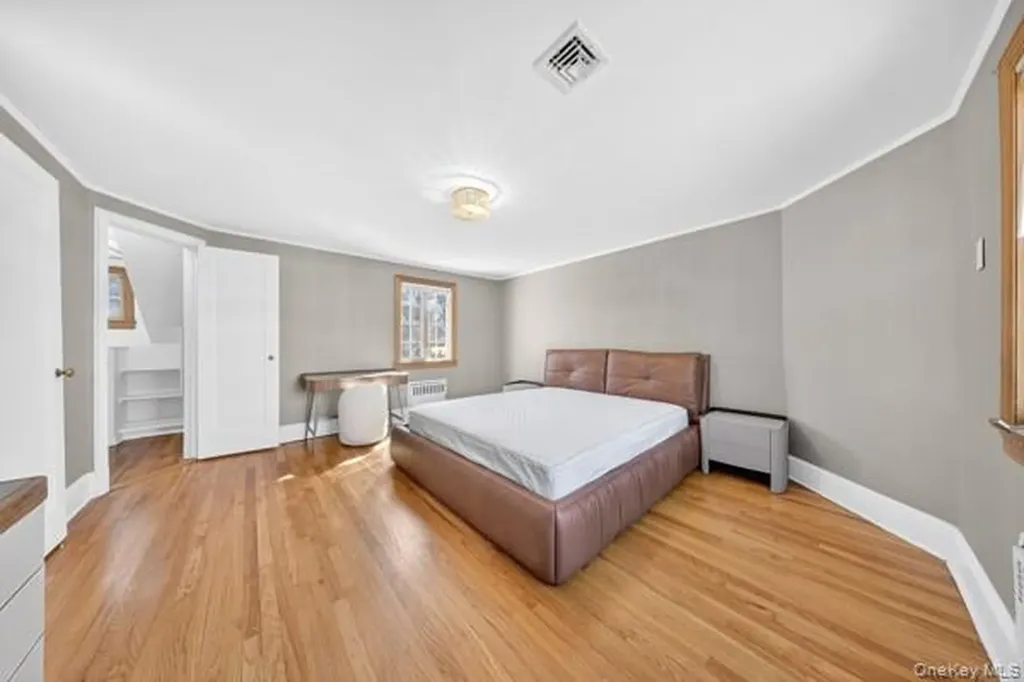 167 Old Mill Road Manhasset NY 11030