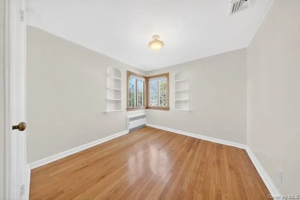 167 Old Mill Road Manhasset NY 11030