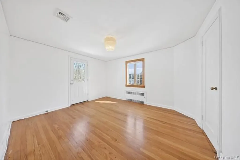 167 Old Mill Road Manhasset NY 11030
