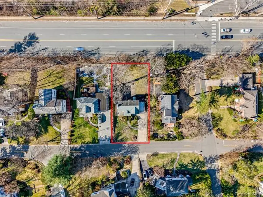 167 Old Mill Road Manhasset NY 11030