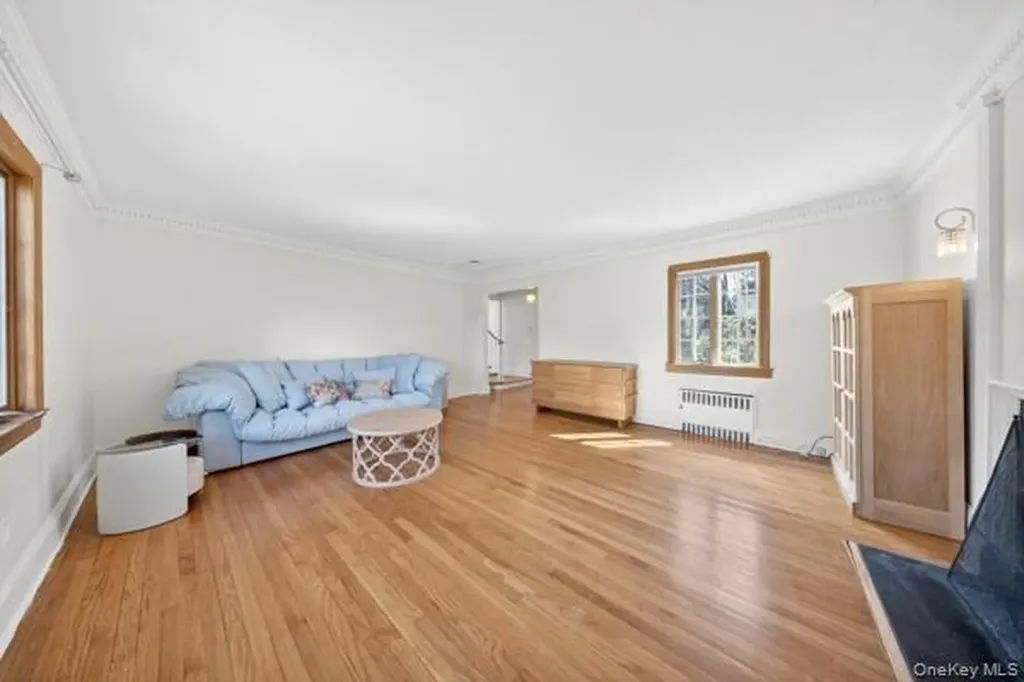 167 Old Mill Road Manhasset NY 11030