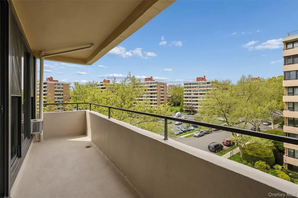 166-35 9th Avenue Beechhurst NY 11357