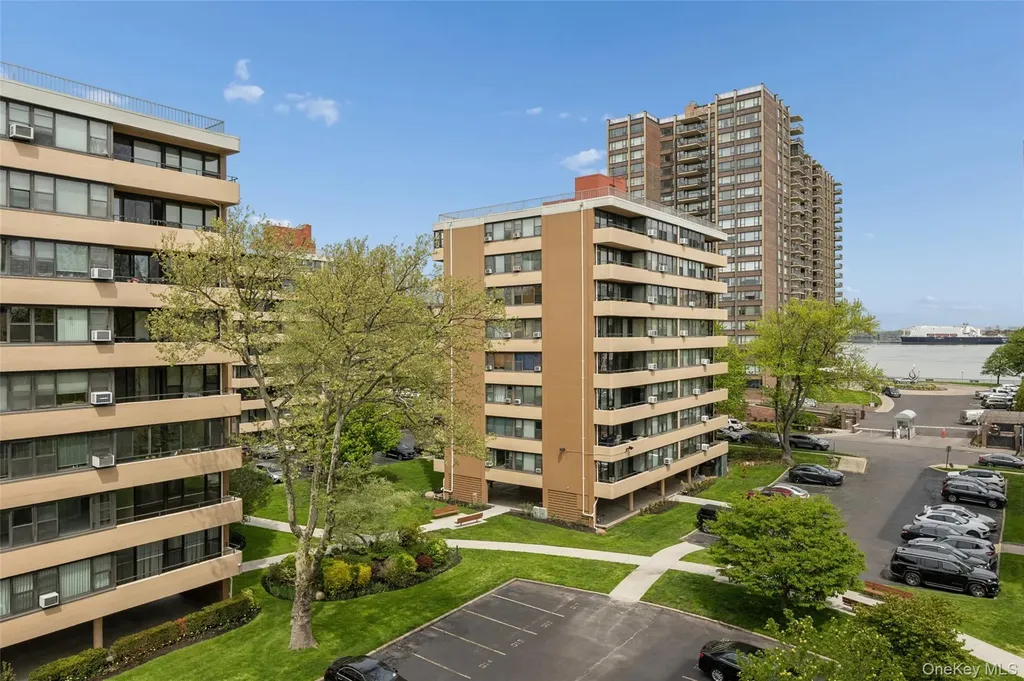 166-35 9th Avenue Beechhurst NY 11357