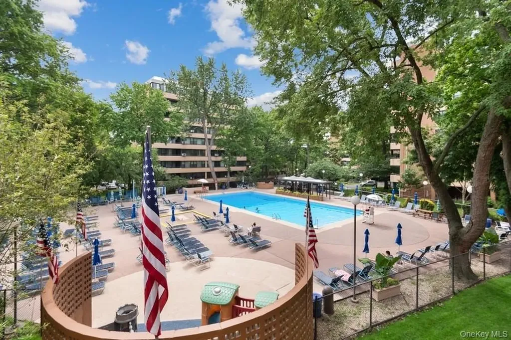166-35 9th Avenue Beechhurst NY 11357