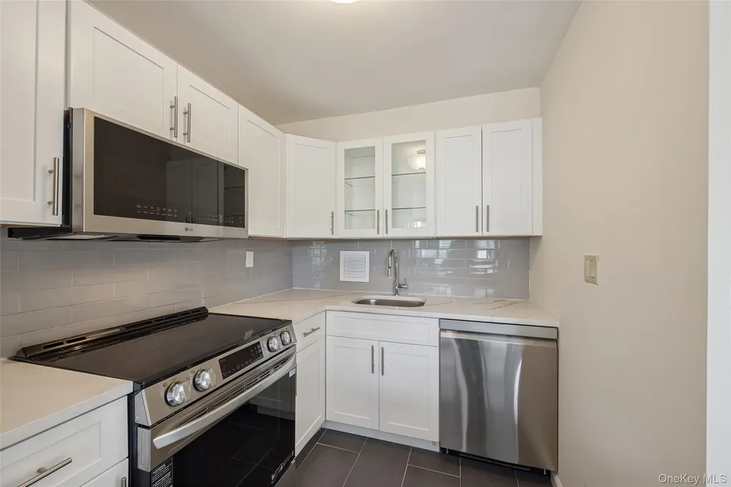 166-35 9th Avenue Beechhurst NY 11357