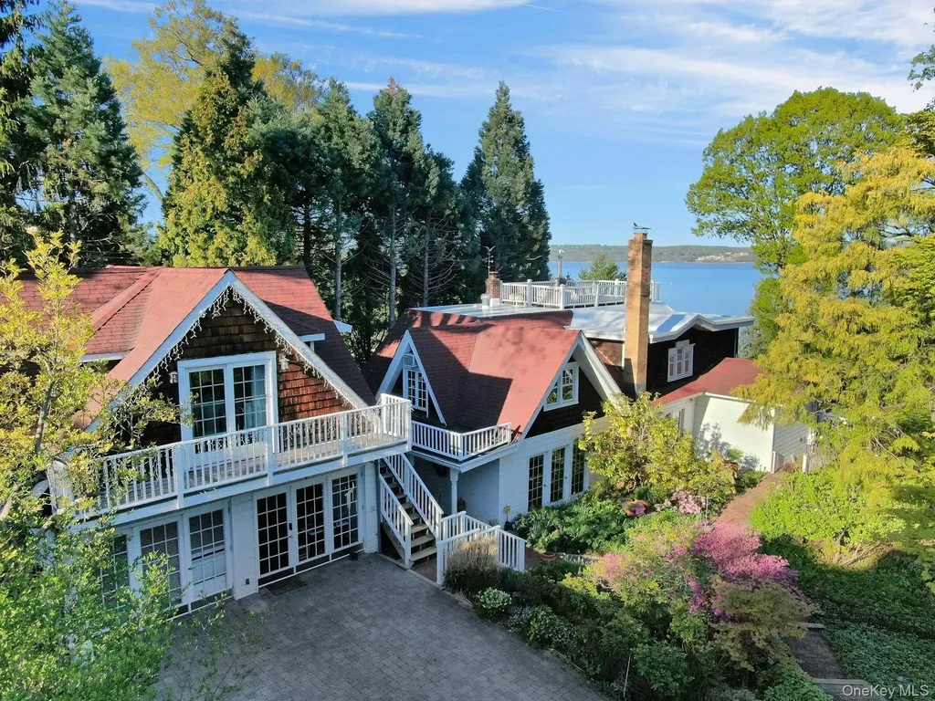 32 Laveta Place Nyack NY 10960