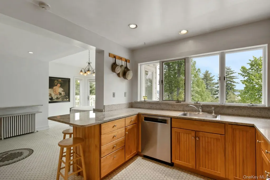 32 Laveta Place Nyack NY 10960